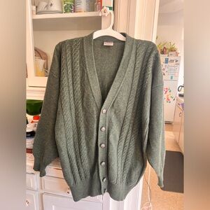 Vintage Shetland Medium Wool Olive Green buttoned Cable Knit Cardigan Sweater